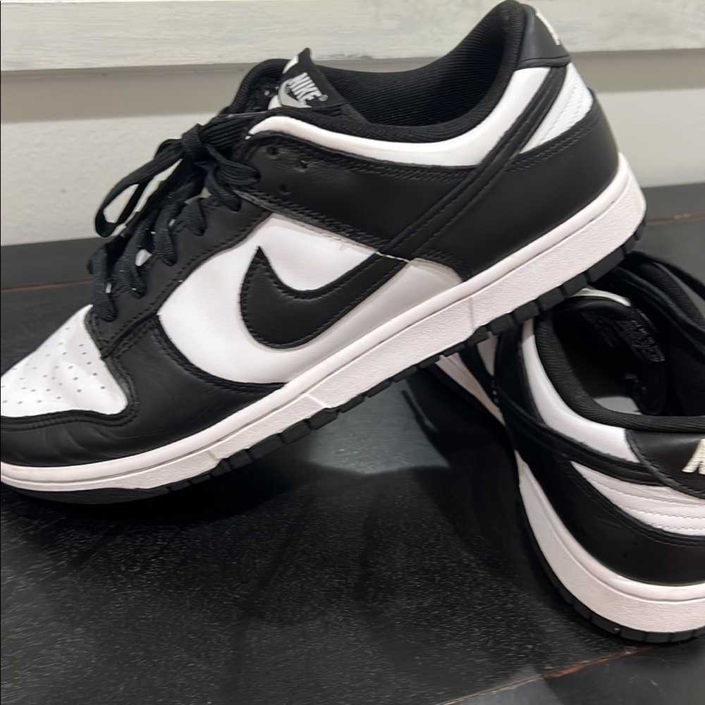 Men’s Nike Low Panda Dunks 10.5